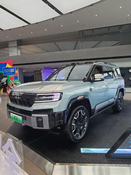 成都290比亚迪方程豹硬派越野的爆款，英菲尼迪35周年与你共成长